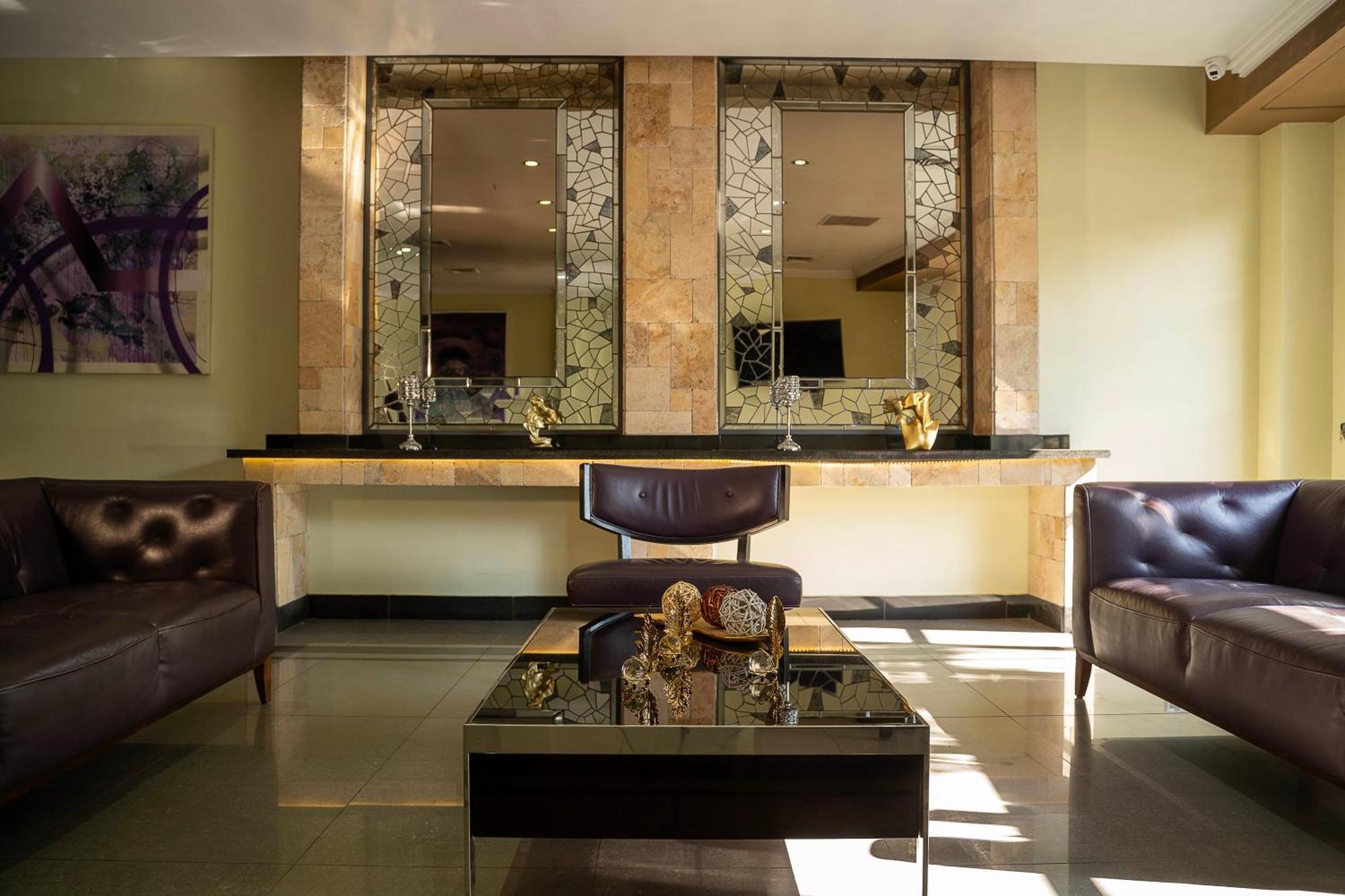 Infinity Park Hotel Santiago Exterior photo